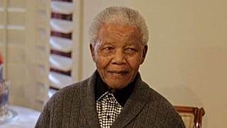 L’Afrique du Sud saisit sa Cour constitutionnelle pour bloquer la vente d’objets de Mandela