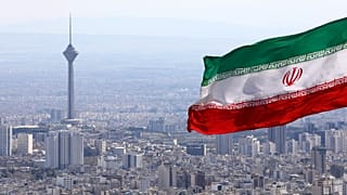 پرچم ایران و برج میلاد در تهران
