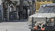 فلسطينيون يرشقون جنوداً إسرائيليين بالحجارة خلال اقتحام مخيم عسكر قرب نابلس في الضفة الغربية، 4 أيلول 2026.