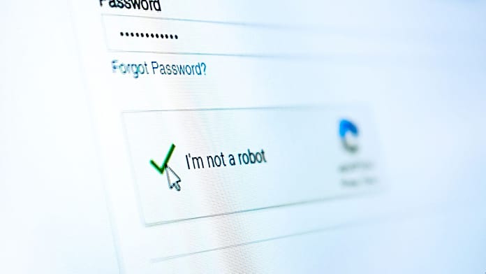 Rus hackerlar sahte CAPTCHA ile Ukrayna devlet bilgisayarlarını hedef aldı