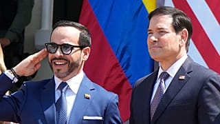 El presidente colombiano, Abelardo De La Espriella, saluda junto al secretario de Estado de EE.UU, Marco Rubio, en Barranquilla, el martes 8 de septiembre