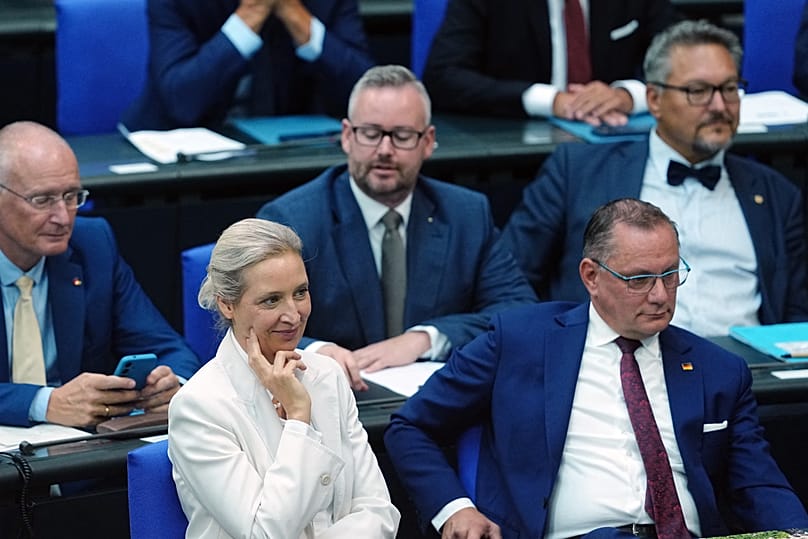 Η συμπρόεδρος της AfD Άλις Βάιντελ και ο Τίνο Χρουπάλα στο Bundestag, 9 Σεπτεμβρίου 2026