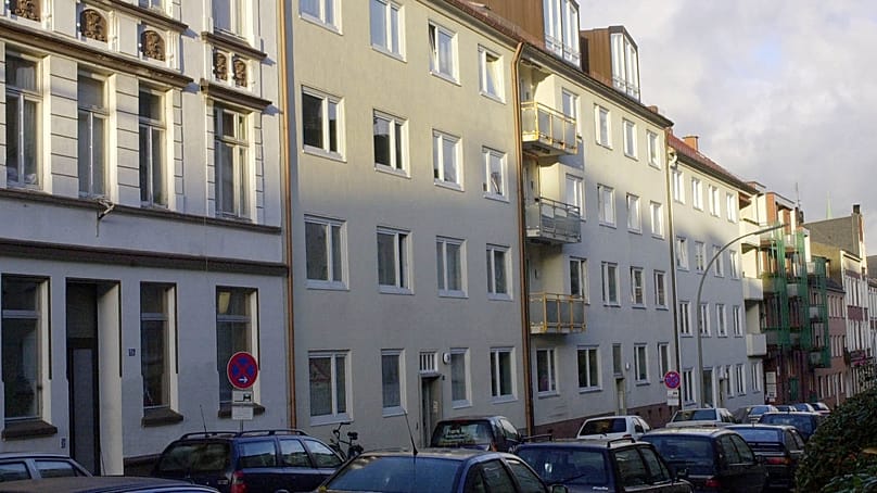 Das Haus Nr. 54 in der Marienstraße in Hamburg ist am 26. Oktober 2002 als zweites von links zu sehen