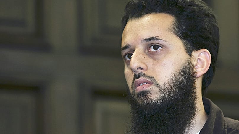 Mounir al-Motassadeq beim Prozess am 17. August 2004 vor dem Oberlandesgericht Hamburg. Ihm wurde eine Beteiligung an den Anschlägen vom 11. September 2001 vorgeworfen