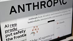 ΑΡΧΕΙΟ - ΑΡΧΕΙΟ - Ιστότοπος της Anthropic και το λογότυπο της σε οθόνη υπολογιστή στη Νέα Υόρκη, 26 Φεβρουαρίου 2026. (AP Photo/Patrick Sison)
