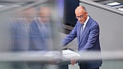 Kanclerz Niemiec Friedrich Merz przemawia podczas debaty w Bundestagu, 9 września 2026 r.