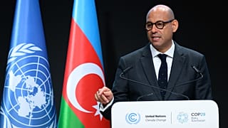Simon Stiell, secrétaire exécutif de l'ONU pour le climat, s'exprime au sommet d'action climatique des dirigeants à la COP29 de Bakou