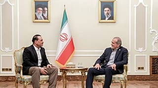 پاکستان تاکنون به‌عنوان یک میانجی میان آمریکا و ایران به ایفای نقش پرداخته است