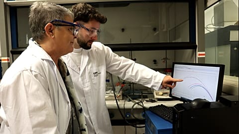 Researchers Nieves Casañ-Pastor and Marc Mosqueda