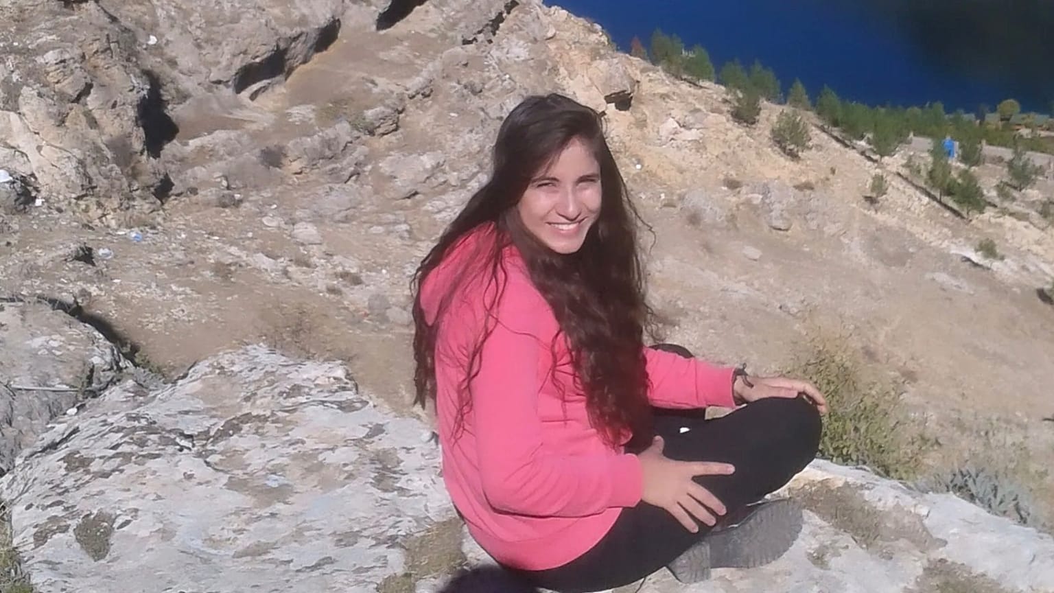 Gülistan Doku'nun ailesi tarafından sosyal medya platformu X'te paylaşılan fotoğrafı