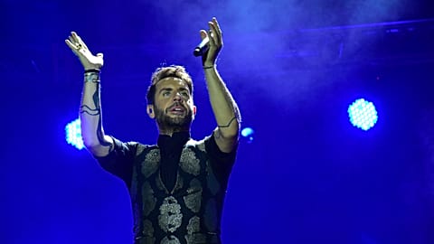 The famous Greek singer Giorgos Mazonakis has died at the age of 54 from cardiac arrest. Photo from one of his concerts in 2017.