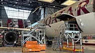Самолёт Qatar Airways в центре техобслуживания и ремонта международного аэропорта Хамад