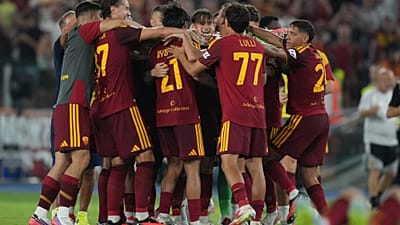 Romalı oyuncuları, İtalya'nın başkenti Roma'da oynanan Roma-Atalanta Serie A futbol maçının ardından kutlama yapıyor, 5 Eylül 2026.