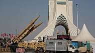 صواريخ "ذو الفقار"   خلال معرض للقوات المسلحة أمام نصب آزادي في العاصمة الإيرانية طهران 29 يوليو 2026 