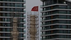 İstanbul'da bir çok katlı bina inşaatı