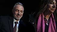 Outre divers services de la municipalité de Paris, le maire actuel Emmanuel Gregroire et l'ancienne maire Anne Hidalgo sont touchés par la plainte déposée par Metooécole