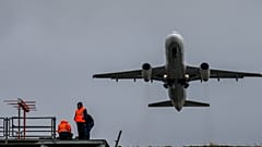 ARŞİV: Pegasus Hava Yolları’na ait pistten çıkan uçağın enkazı, İstanbul Sabiha Gökçen Havalimanı, 6 Şubat 2020.