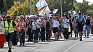 A VI. Pécs Pride felvonulás résztvevői 2026. szeptember 12-én.