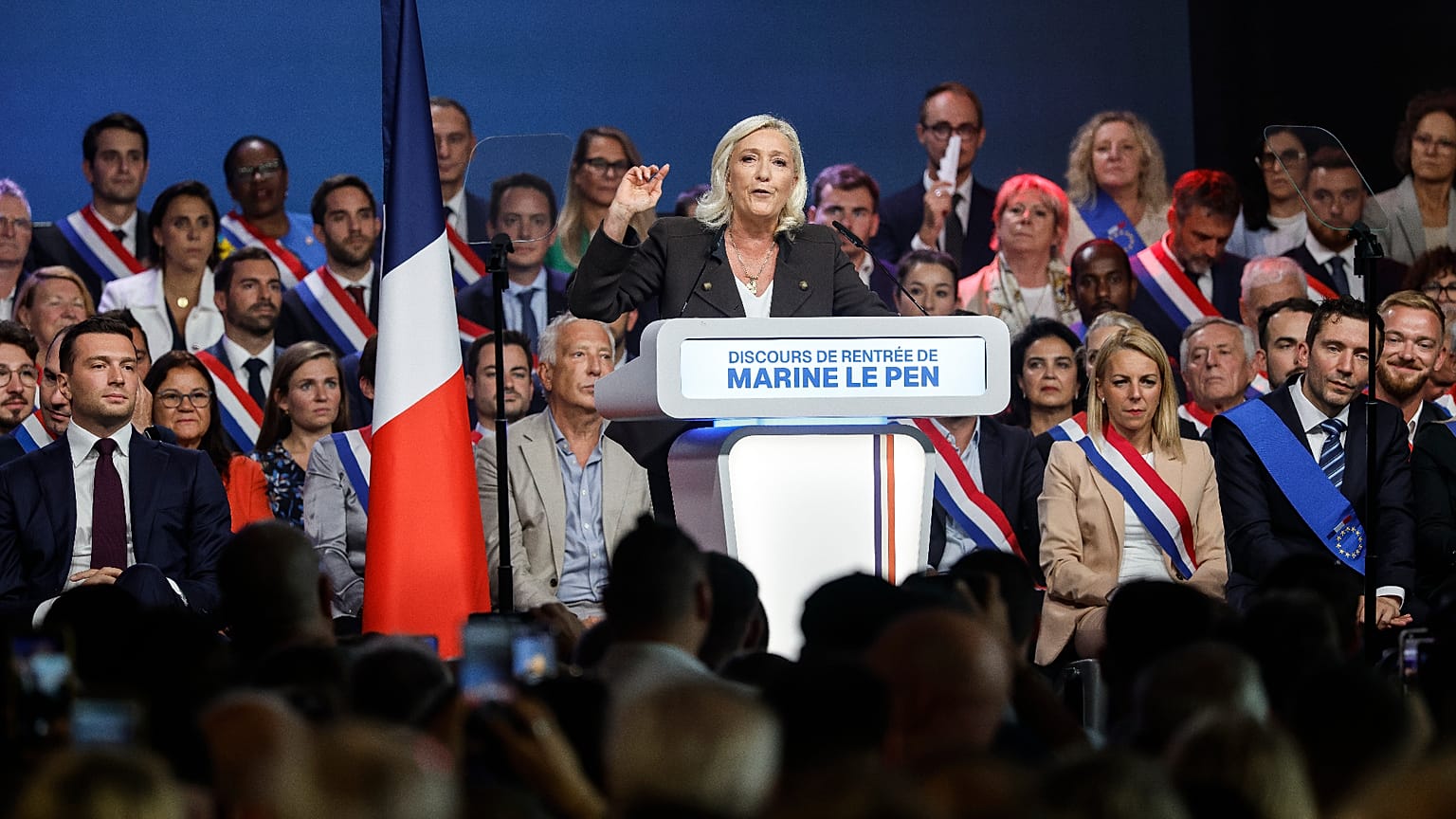 Le discours de rentrée de Marine Le Pen.
