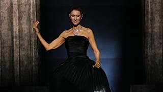 Cantora Celine Dion atua no concerto de abertura da residência “Celine Dion Paris 2026”, na Plenitude Arena, em Nanterre, nos arredores de Paris, sábado, 12 de setembro.