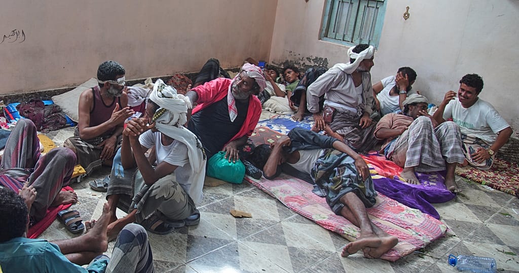 Yemen: Houthi offensive forces thousands of civilians to flee