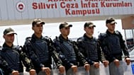 ARŞİV - Silivri cezaevinin girişinde kolluk kuvvetleri. 20 Temmuz 2009.