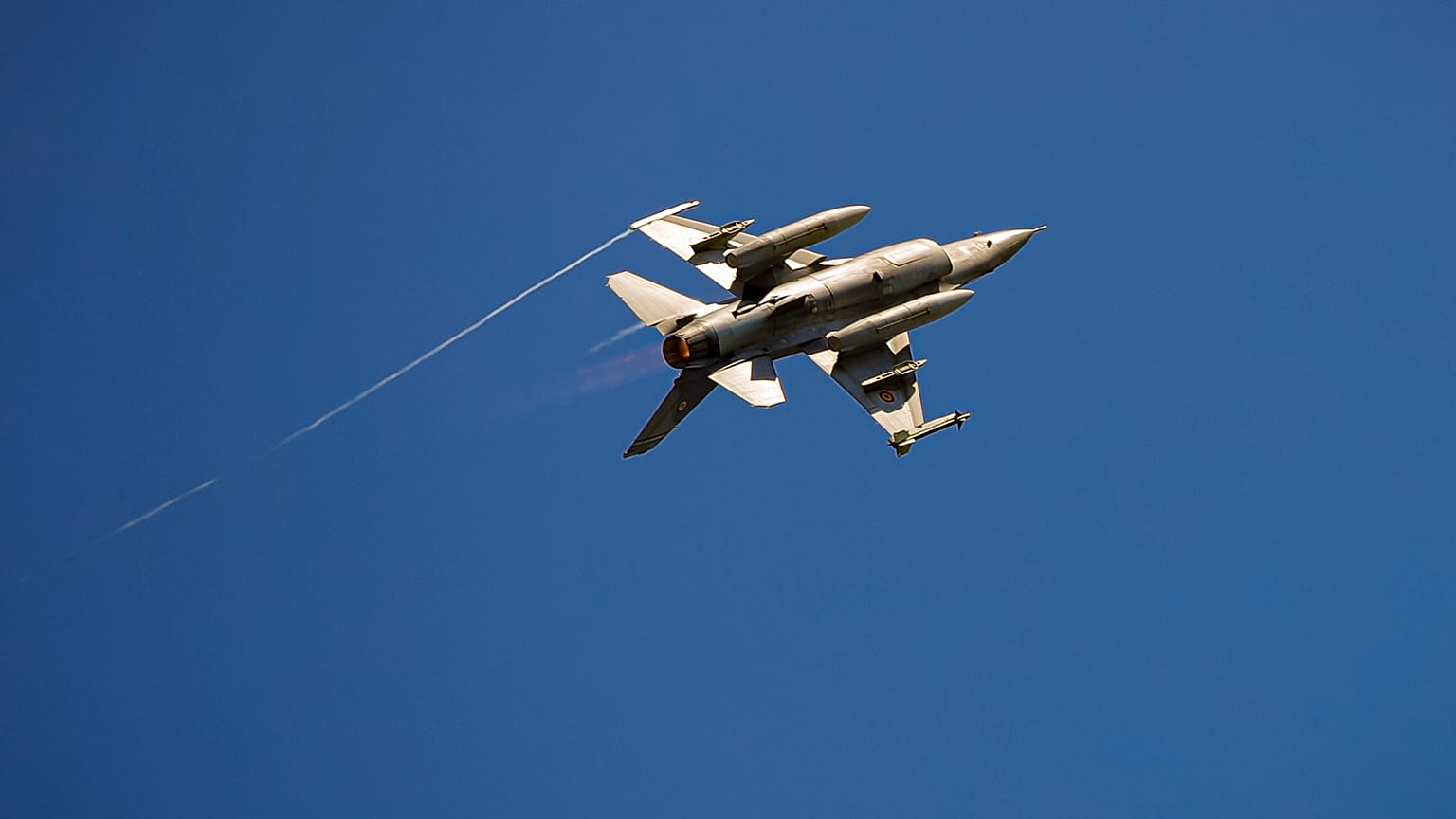 مقاتلة من نوع F15 تابعة للقوات الجوية الرومانية 