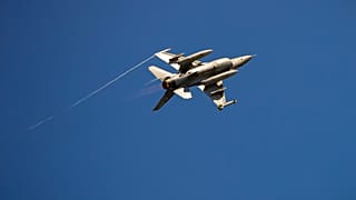 مقاتلة من نوع F15 تابعة للقوات الجوية الرومانية 