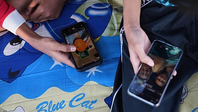 France submits new proposal to ban social media for under-15s after failed attempt