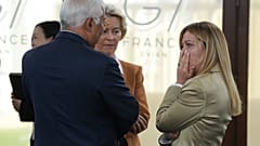 Джорджа Мелони с председателем Еврокомиссии Урсулой фон дер Ляйен и председателем Европейского совета Антониу Коштой на саммите G7 в Эвиан-ле-Бен (16 июня 2026 года)
