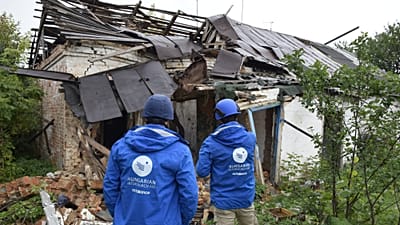 A Segélyszervezet munkatársai harkivi terepmunkán