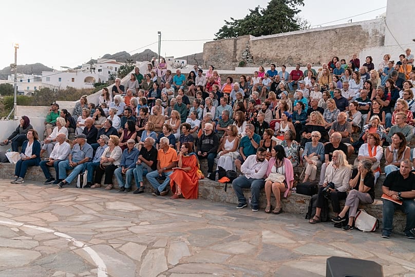 Η παρουσίαση στο Θέατρο του Συνδέσμου Σεριφίων