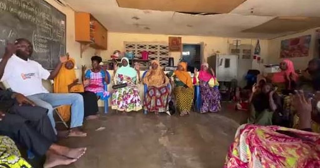 Côte d'Ivoire : la pénurie d'interprètes isole les personnes sourdes et muettes
