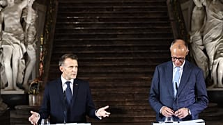 Le chancelier allemand Friedrich Merz et le président français Emmanuel Macron donnent une conférence de presse après le Conseil franco-allemand, Allemagne, 17 juillet 2026.