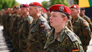 Deutsche Soldaten am 22. Mai 2025 im Zentrum von Vilnius bei der feierlichen Einweihung der Litauen-Brigade