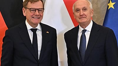 Baka András köztársasági elnök (j) fogadja Johann Wadephul német külügyminisztert a Sándor-palotában 2026. szeptember 14-én.  