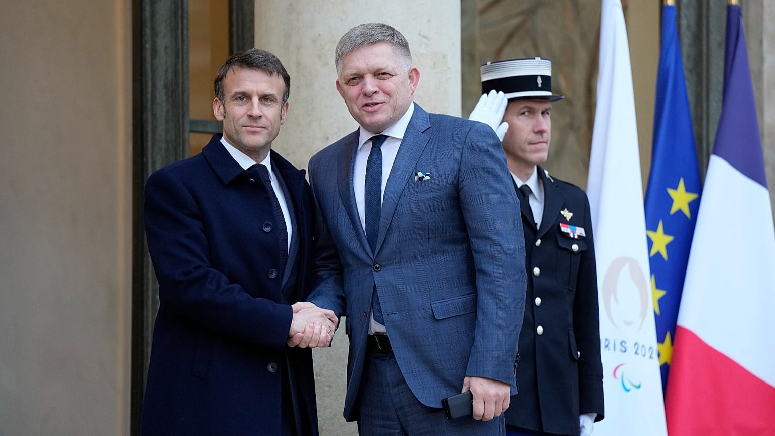 France and Slovakia demand the removal of Alisher Usmanov from the EU sanctions list.