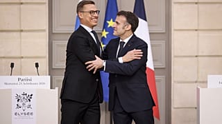 Le président français Emmanuel Macron, et le président finlandais Alexander Stubb 