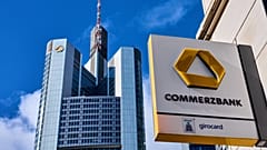Η Commerzbank απεικονίζεται στη Φρανκφούρτη, Γερμανία, τη Δευτέρα 16 Μαρτίου 2026. (AP Photo/Michael Probst)