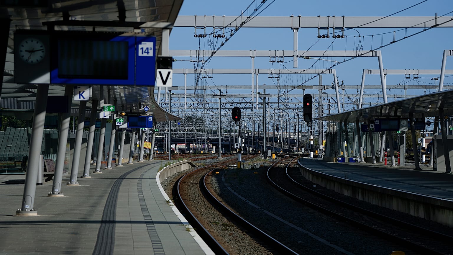 Numerous trains were cancelled as train travel was disrupted in some central regions of the Netherlands.