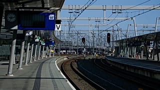 Liczne pociągi odwołano, a ruch kolejowy w części centralnych regionów Niderlandów był zakłócony.