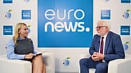 Prof. Jacek Czaputowicz i Agata Todorow podczas rozmowy programu "12 minut" w Euronews po polsku