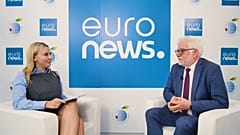 Prof. Jacek Czaputowicz i Agata Todorow podczas rozmowy programu "12 minut" w Euronews po polsku