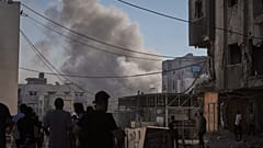 تصاعد الدخان عقب غارة عسكرية إسرائيلية في مدينة غزة، الثلاثاء، 8 سبتمبر 2026. (صورة من أسوشيتد برس/ جهاد الأشرفي)