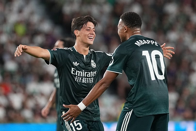 Arda Güler gol sonrası sevincini Mbappe ile paylaşıyor