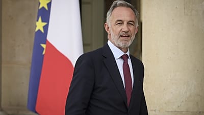 L'actuel maire de Paris, Emmanuel grégoire est impliqué dans une plainte en tant que représentant de la municipalité mais aussi de manière personnelle