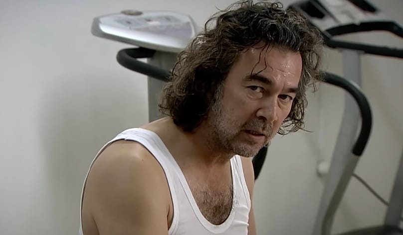 Oyuncu Sedat Savtak’ın canlandırdığı Kazım Kaşifoğlu karakteri, diziye 123. bölümde dahil oldu ve 139. bölümde öldürüldü.