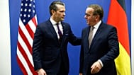 Symbolbild: Hegseth und Pistorius im NATO-Hauptquartier in Brüssel, Mittwoch, 12. Februar 2025.