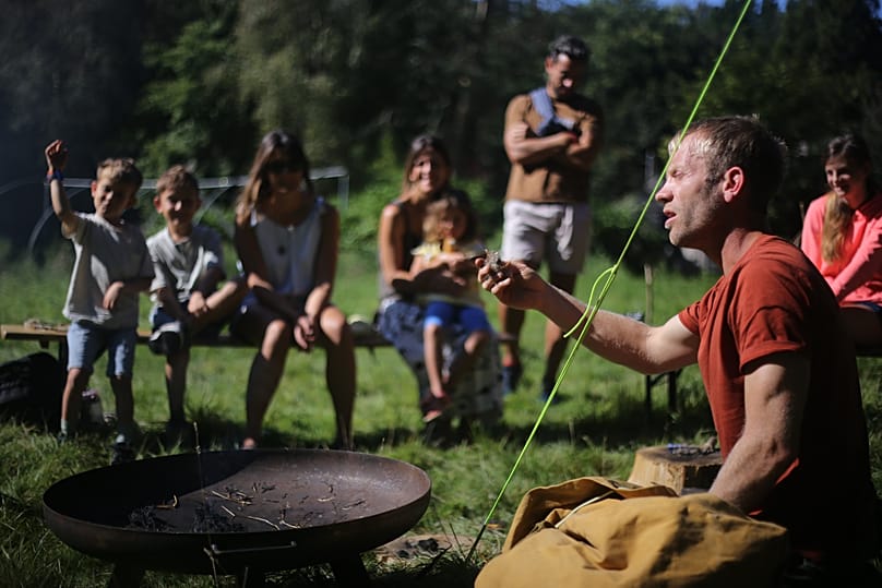 The co-founders of Bushcraft Bus are NCFE-accredited bushcraft instructors.