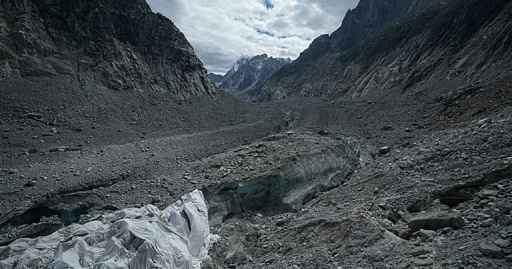 Changement climatique : plus de 12000 milliards de tonnes de glace perdues